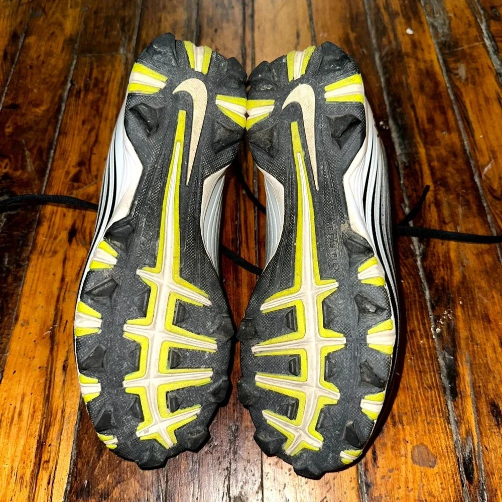 Nike Vapor Keystone 2 Low Cleats Boys Size 4.5 Black White Baseball Shoes